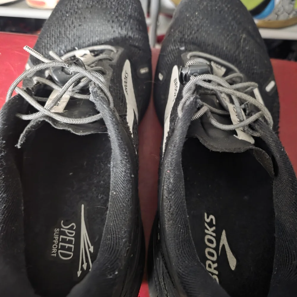 🔥 Brooks Black Running Shoes with Silver Logo Launch GTS 9 Size 13 Men's